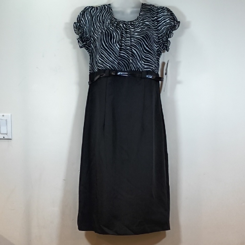 Voir Women's Black and White Zebra Print Dress , NWT Size 8